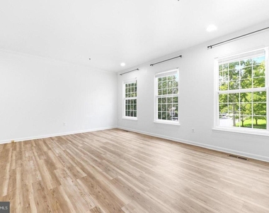 20207 Yankee Harbor Place - Photo Thumbnail 16