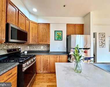20207 Yankee Harbor Place - Photo Thumbnail 19
