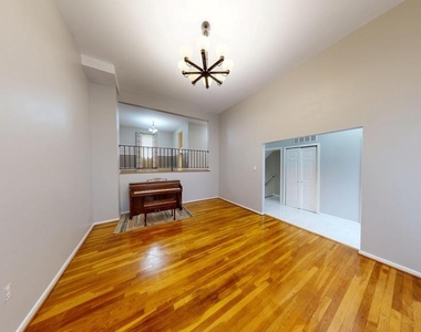 553 Monet Drive - Photo Thumbnail 1