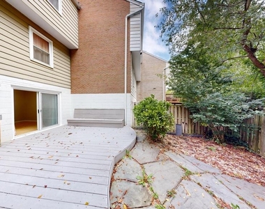 553 Monet Drive - Photo Thumbnail 17