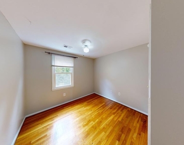 553 Monet Drive - Photo Thumbnail 11