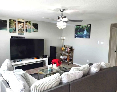 117 W Point Way - Photo Thumbnail 18