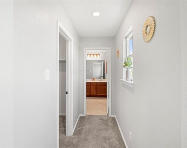 117 W Point Way - Photo Thumbnail 12