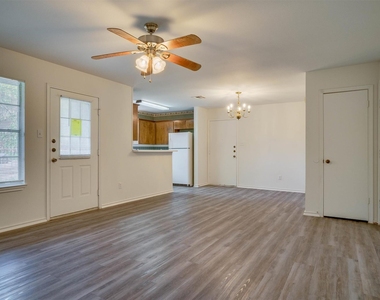 1720 Rawhide Loop - Photo Thumbnail 3