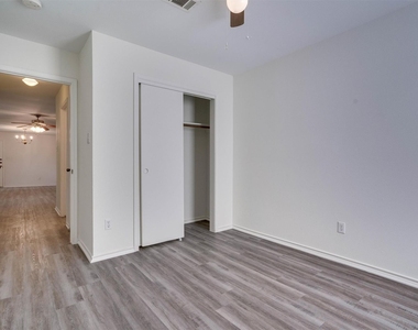 1720 Rawhide Loop - Photo Thumbnail 10
