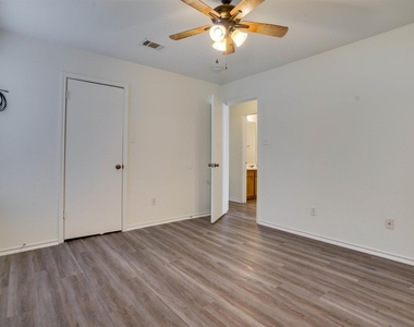 1720 Rawhide Loop - Photo Thumbnail 13
