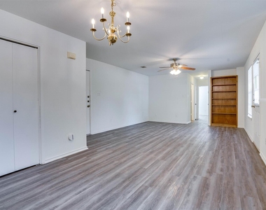 1720 Rawhide Loop - Photo Thumbnail 4