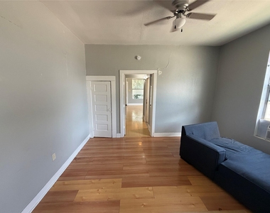 730 Carolina St - Photo Thumbnail 4