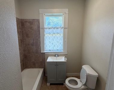 730 Carolina St - Photo Thumbnail 6