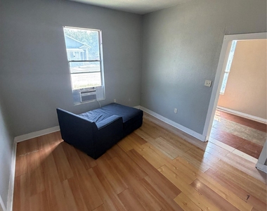 730 Carolina St - Photo Thumbnail 5