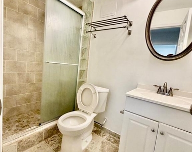 12112 Ravenwood Court - Photo Thumbnail 14