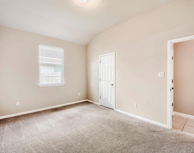 170 Silver Glen Dr - Photo Thumbnail 14
