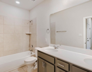 170 Silver Glen Dr - Photo Thumbnail 11