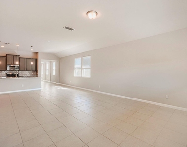 170 Silver Glen Dr - Photo Thumbnail 6