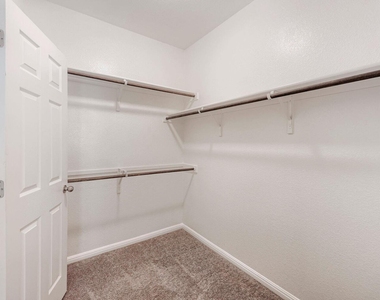 170 Silver Glen Dr - Photo Thumbnail 13