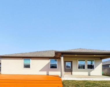 170 Silver Glen Dr - Photo Thumbnail 22