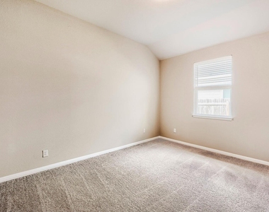 170 Silver Glen Dr - Photo Thumbnail 15
