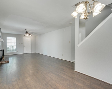 12716 Margit Dr - Photo Thumbnail 3