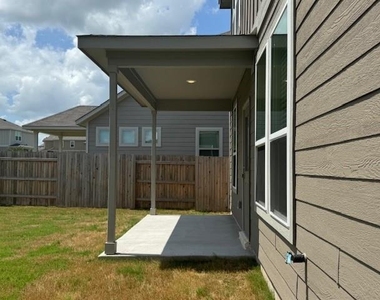 570 Papaya Dr - Photo Thumbnail 24