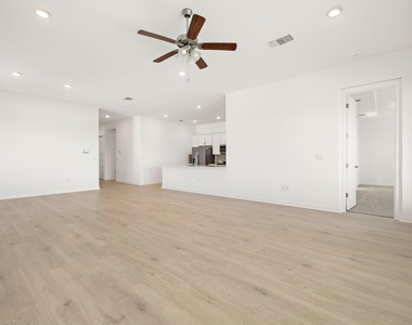 212 Mystic Canyon Ln - Photo Thumbnail 11