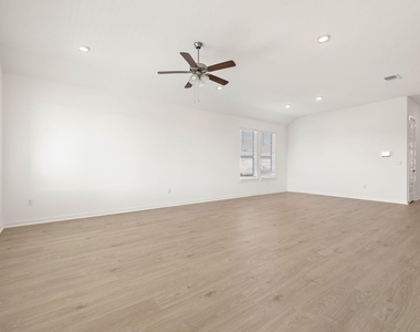 212 Mystic Canyon Ln - Photo Thumbnail 12