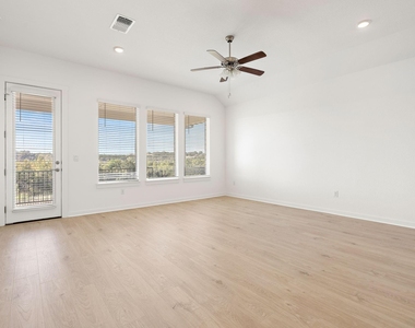 212 Mystic Canyon Ln - Photo Thumbnail 9
