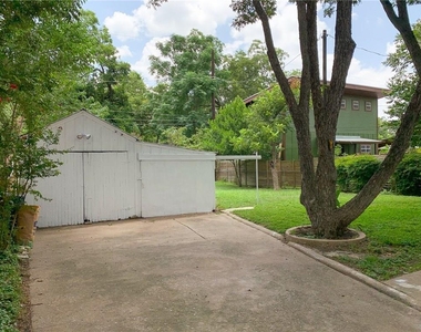 1031 E 44th St - Photo Thumbnail 29