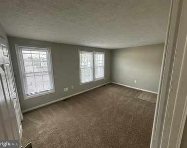 42 Rocky Brook Court - Photo Thumbnail 7