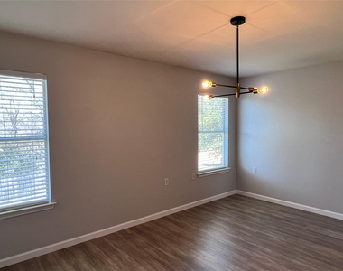 811 Sheraton Ave - Photo Thumbnail 9