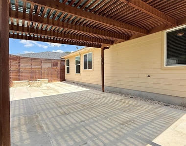 234 Capistrano Dr - Photo Thumbnail 5