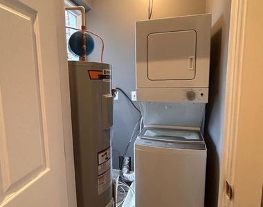2407 W North Avenue - Photo Thumbnail 7