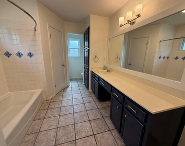 2107 Whispering Dr - Photo Thumbnail 8