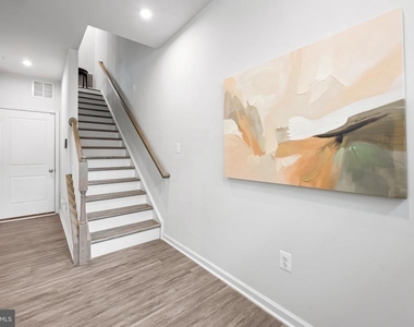 4600 Gough Street - Photo Thumbnail 2