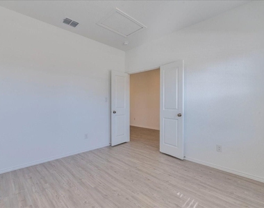 214 Magalia Ln - Photo Thumbnail 21