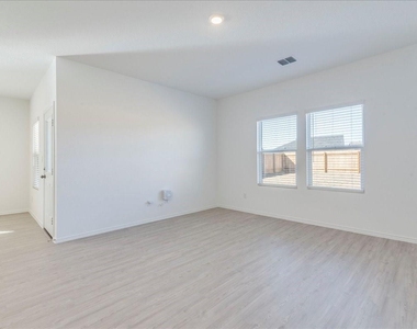 214 Magalia Ln - Photo Thumbnail 11