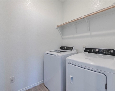 214 Magalia Ln - Photo Thumbnail 33