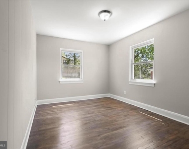 4015 Duvall Avenue - Photo Thumbnail 12