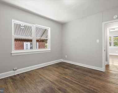 4015 Duvall Avenue - Photo Thumbnail 15
