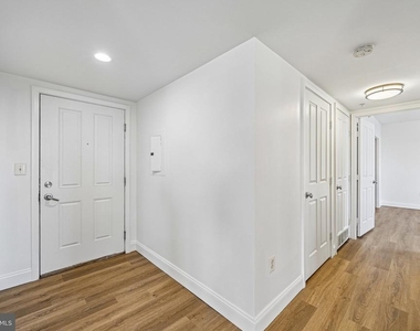 414 Water Street - Photo Thumbnail 10