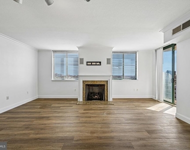 414 Water Street - Photo Thumbnail 3