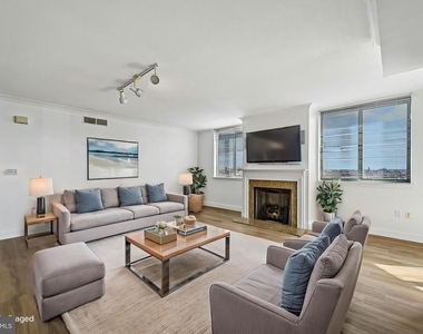 414 Water Street - Photo Thumbnail 2