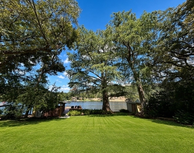 3004 Edgewater Dr - Photo Thumbnail 16