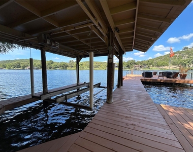 3004 Edgewater Dr - Photo Thumbnail 1