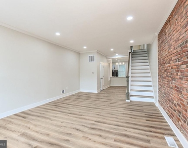 420 E 28th Street - Photo Thumbnail 1