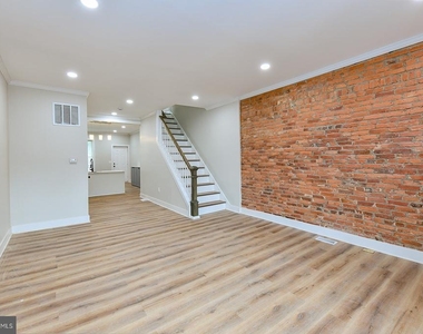 420 E 28th Street - Photo Thumbnail 5