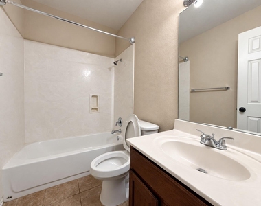 2417 Ericanna Ln - Photo Thumbnail 10