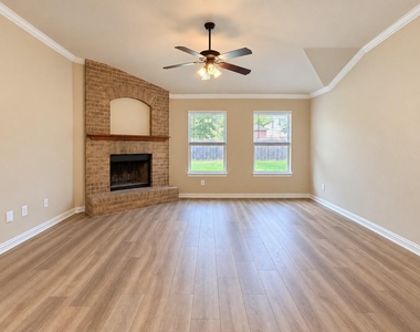 2417 Ericanna Ln - Photo Thumbnail 6