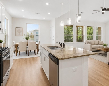 304 Santa Maria St - Photo Thumbnail 16
