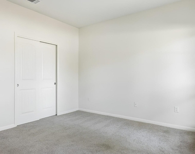 304 Santa Maria St - Photo Thumbnail 9