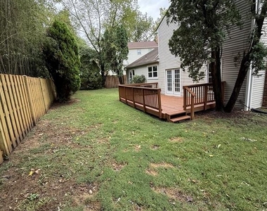1734 Mayfair Place - Photo Thumbnail 3
